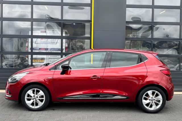Renault Clio (2018) thumbnail 3