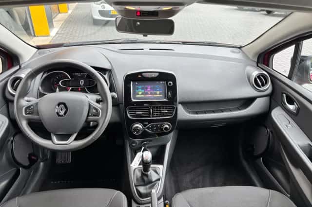 Renault Clio (2018) thumbnail 4
