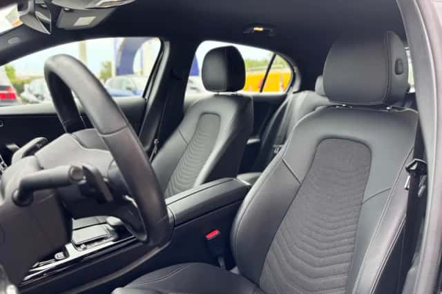 Mercedes-Benz A-Klasse (2022) thumbnail 2