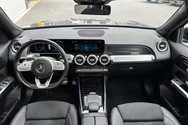 Mercedes-Benz GLB-Klasse (2021) thumbnail 3