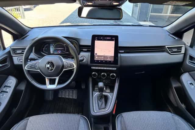 Renault Clio (2022) thumbnail 4