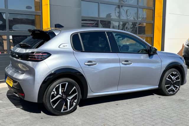 Peugeot 208 (2025) thumbnail 5