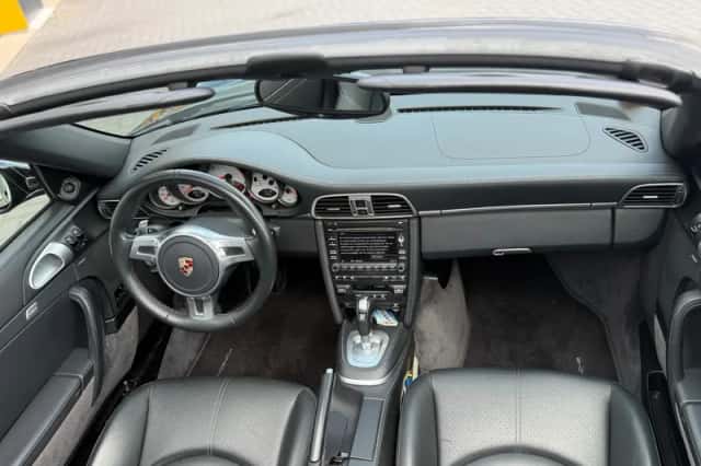 Porsche 911 (2010) thumbnail 4