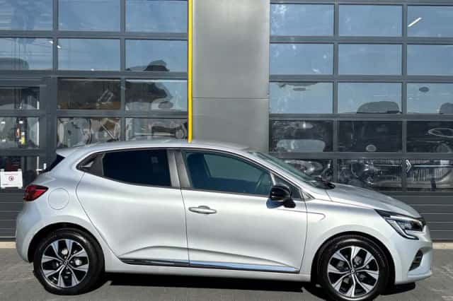Renault Clio (2022) thumbnail 3