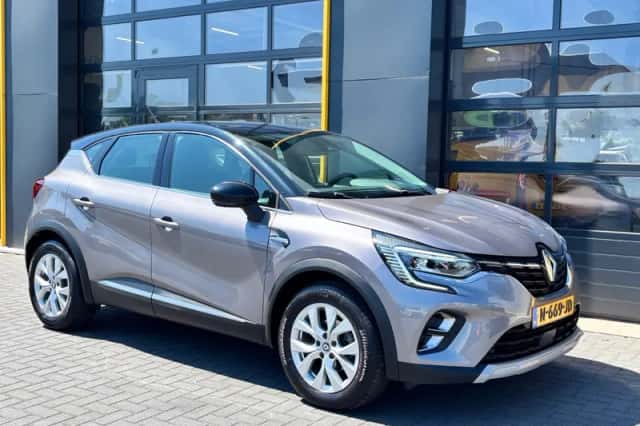 Renault Captur (2021) thumbnail 1