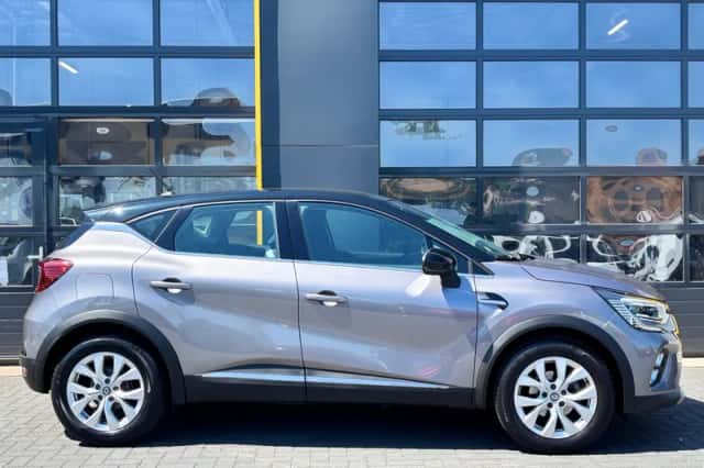 Renault Captur (2021) thumbnail 3