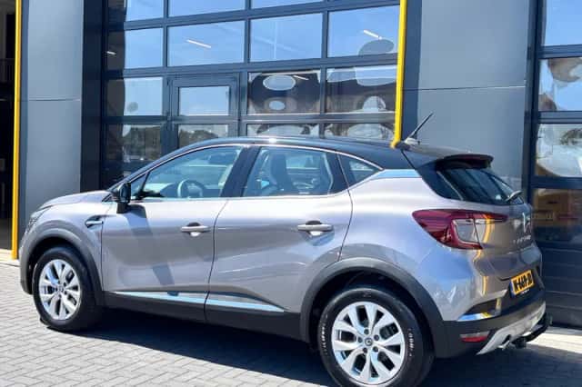 Renault Captur (2021) thumbnail 6
