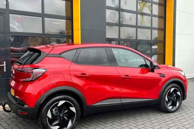 Renault Captur (2024) thumbnail 5