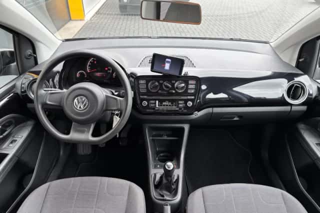 Volkswagen Up (2013) thumbnail 4