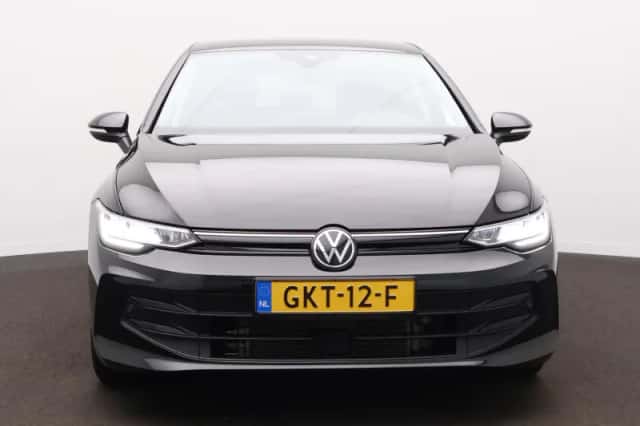 Volkswagen Golf (2024) thumbnail 2