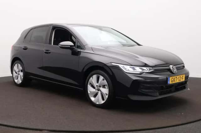 Volkswagen Golf (2024) thumbnail 3
