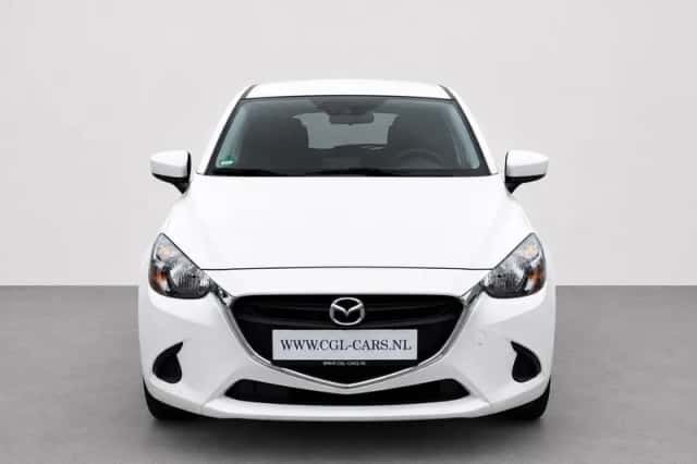 Mazda 2 (2017) thumbnail 2