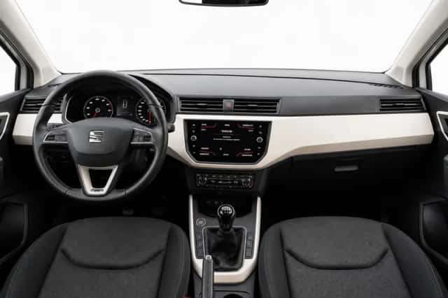 SEAT Arona (2018) thumbnail 3