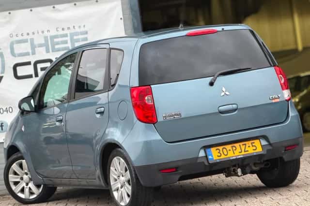 Mitsubishi Colt (2011) thumbnail 4