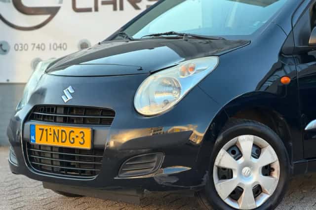Suzuki Alto (2010) thumbnail 5