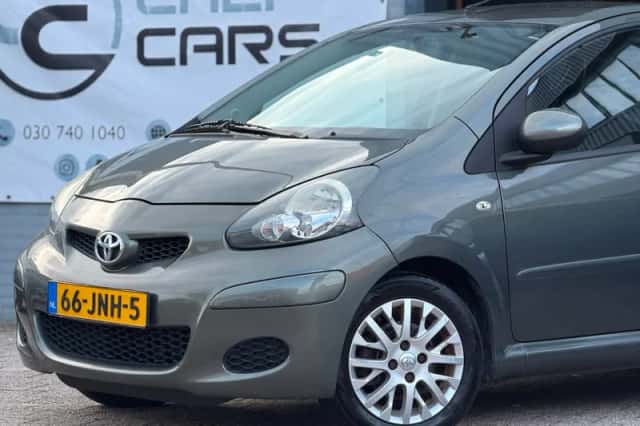 Toyota Aygo (2009) thumbnail 5