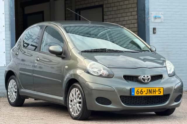 Toyota Aygo (2009) thumbnail 6