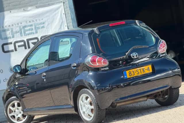 Toyota Aygo (2011) thumbnail 4