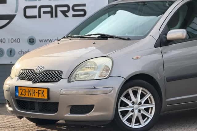 Toyota Yaris (2004) thumbnail 4