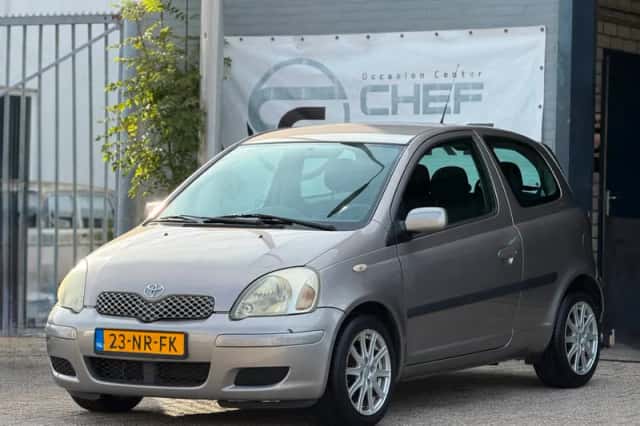 Toyota Yaris (2004) thumbnail 5