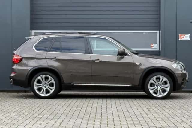 BMW X5 (2011) thumbnail 2