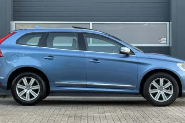 Volvo XC60 (2017) thumbnail 1
