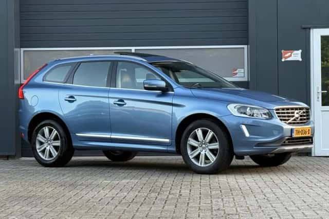 Volvo XC60 (2017) thumbnail 4
