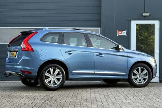 Volvo XC60 (2017) thumbnail 6