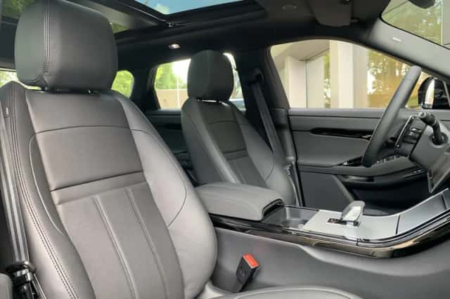 Land Rover Range Rover Evoque (2025) thumbnail 4