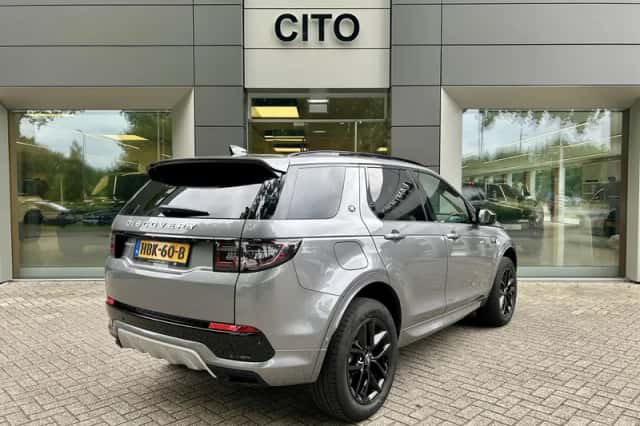 Land Rover Discovery Sport (2025) thumbnail 3