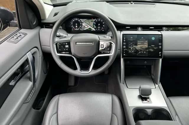 Land Rover Discovery Sport (2025) thumbnail 6