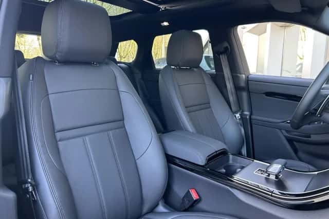 Land Rover Range Rover Evoque (2026) thumbnail 4