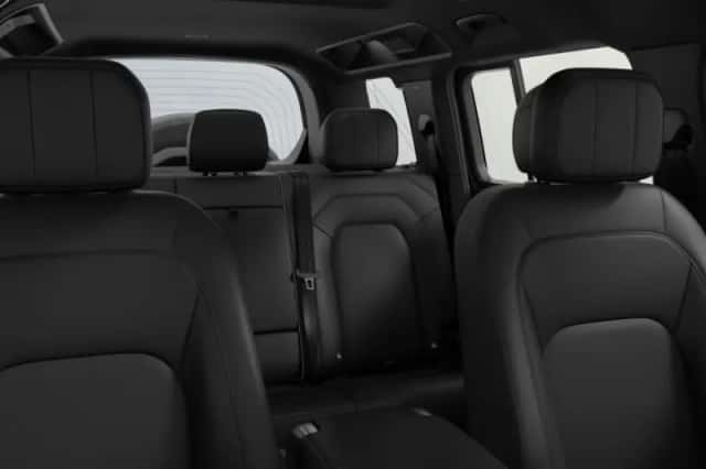 Land Rover Defender (2026) thumbnail 4