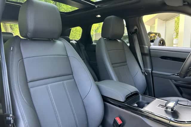 Land Rover Range Rover Evoque (2026) thumbnail 4