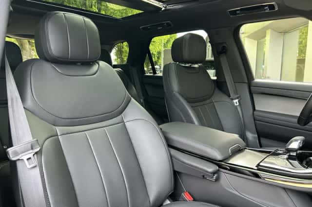 Land Rover Range Rover Sport (2026) thumbnail 4
