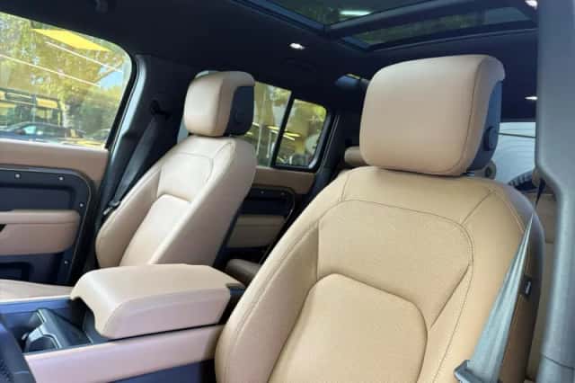 Land Rover Defender (2026) thumbnail 4