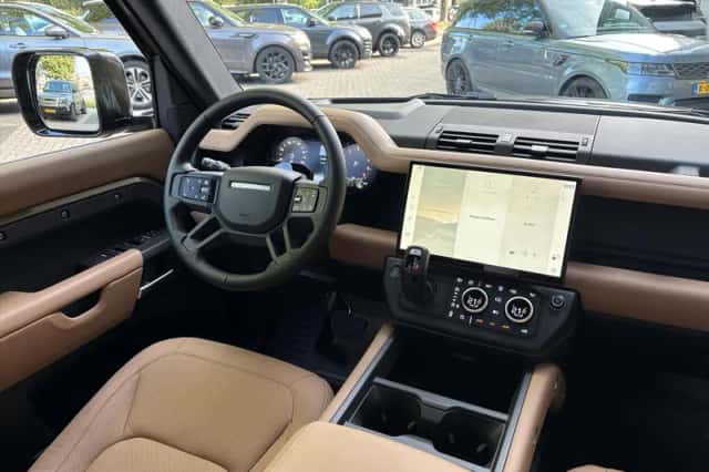 Land Rover Defender (2026) thumbnail 5