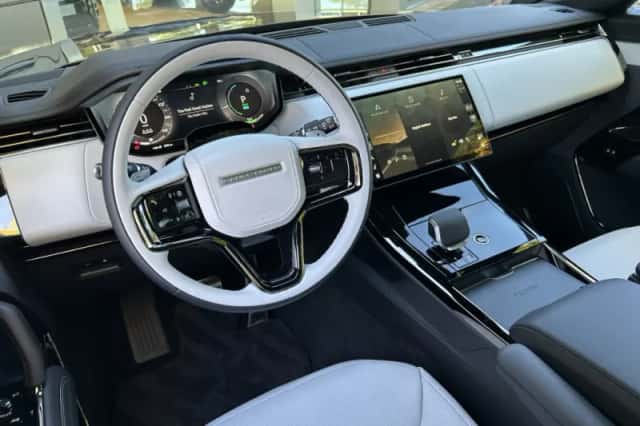 Land Rover Range Rover Sport (2026) thumbnail 6