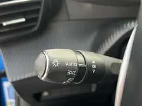 Peugeot 2008 (2023) thumbnail 24