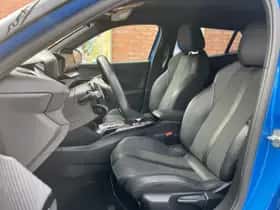 Peugeot 2008 (2023) thumbnail 8