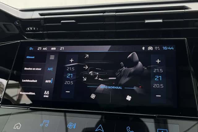 Peugeot 308 (2022) thumbnail 15