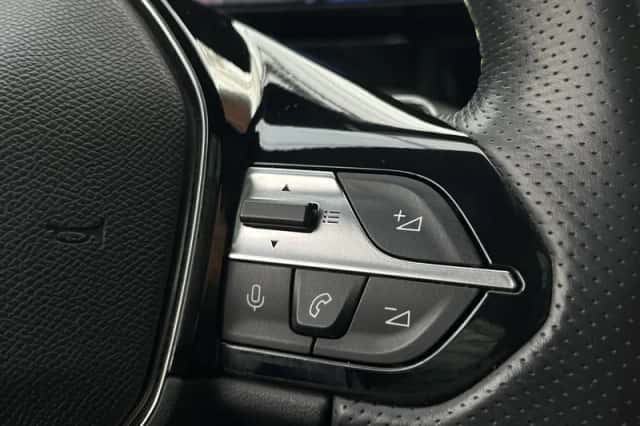 Peugeot 308 (2022) thumbnail 25