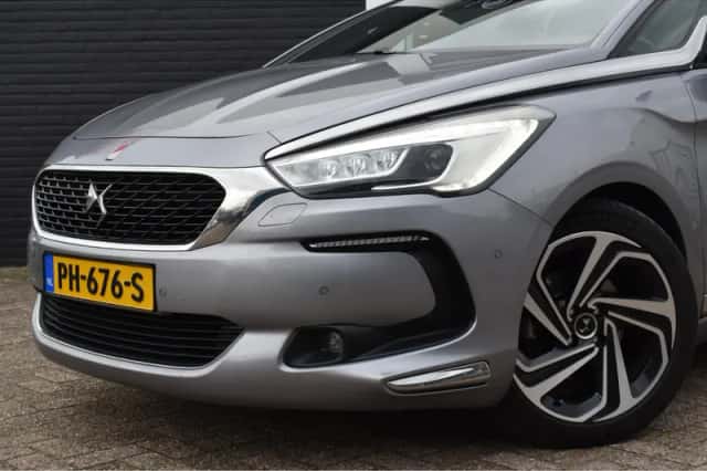 DS 5 (2017) thumbnail 10