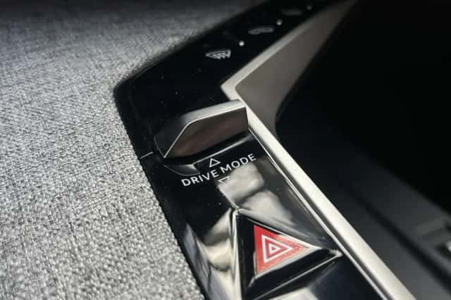 Peugeot 3008 (2025) thumbnail 21