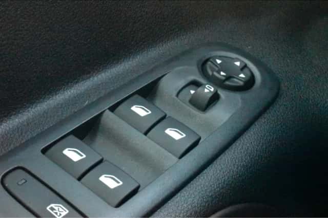 Peugeot Rifter (2021) thumbnail 17