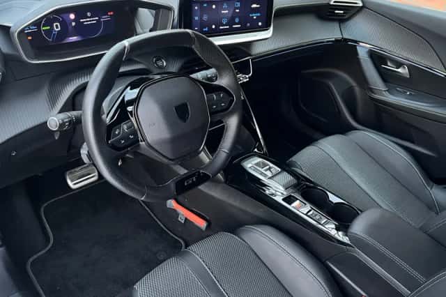 Peugeot e-2008 (2024) thumbnail 3