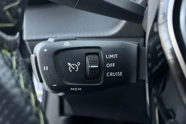 Peugeot e-2008 (2024) thumbnail 24