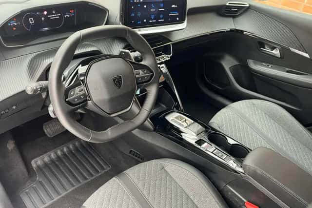 Peugeot 208 (2025) thumbnail 3