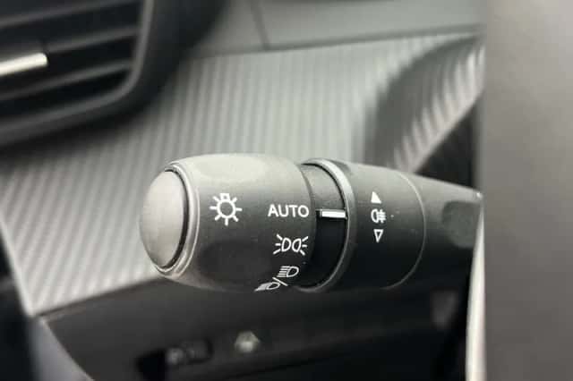 Peugeot 208 (2025) thumbnail 23