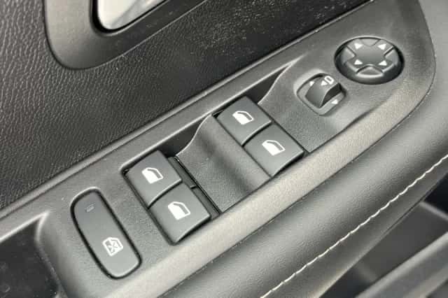 Peugeot 208 (2025) thumbnail 25